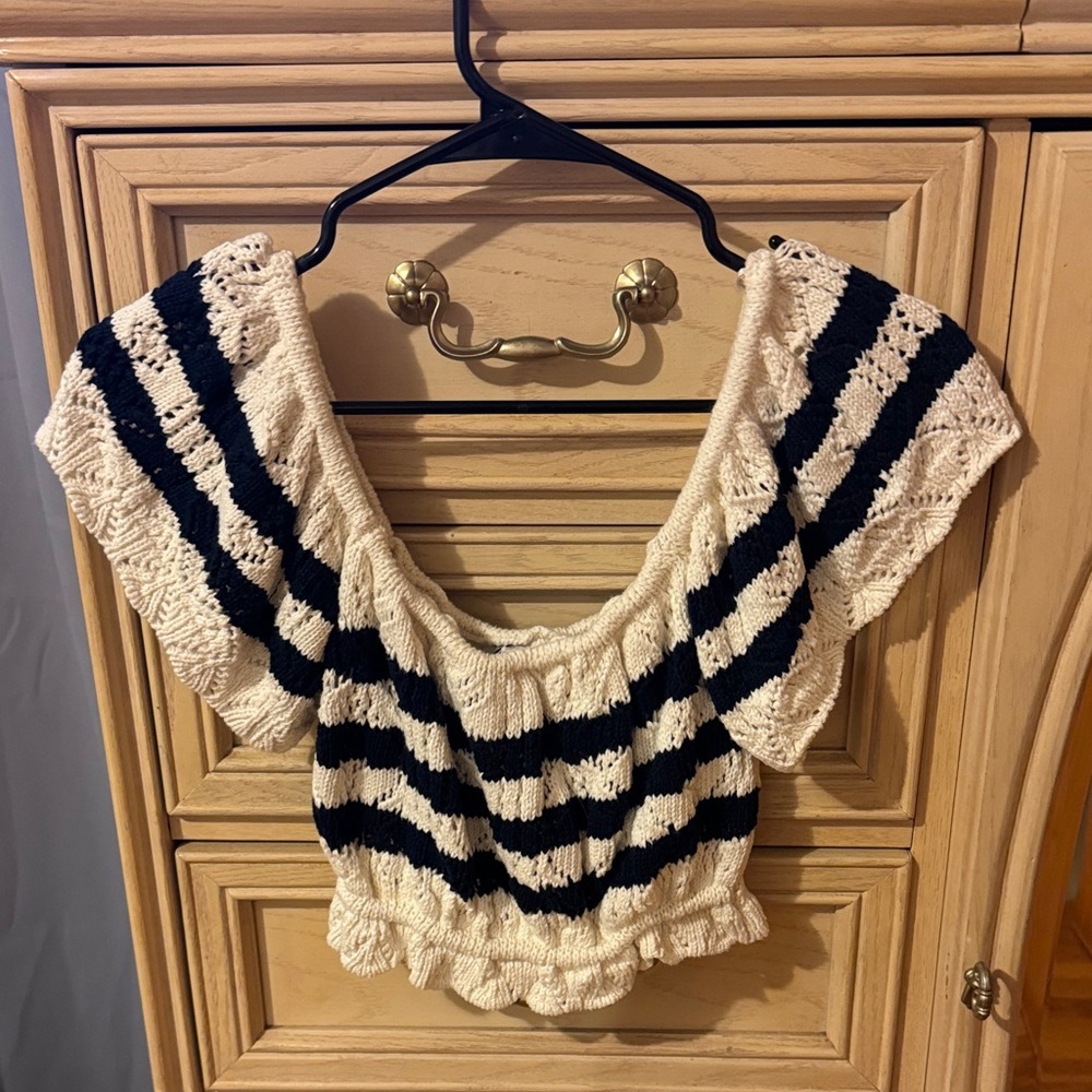 Zara Knit Crop Top - Picture 1 of 6